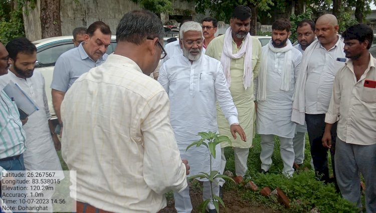 अधिकारियों पर भड़के जलशक्ति मंत्री स्वतंत्र देव सिंह